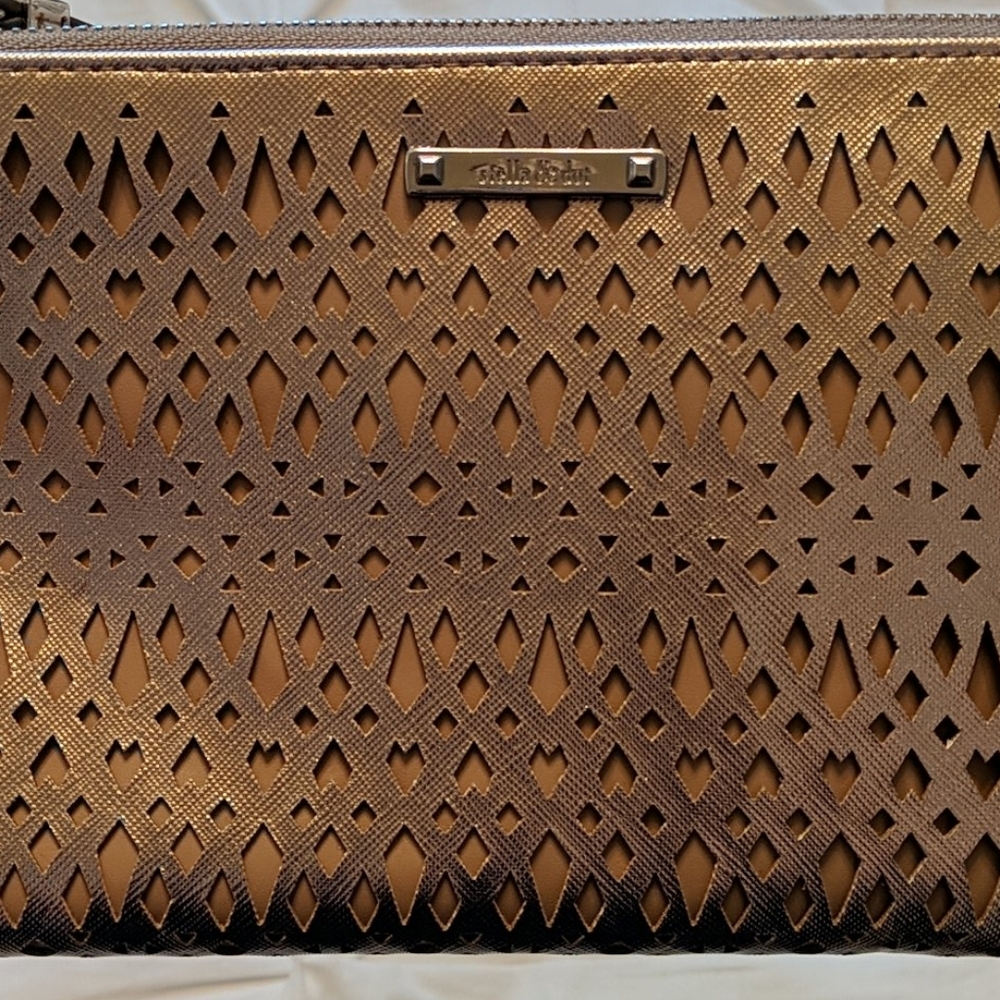 Metallic clutch